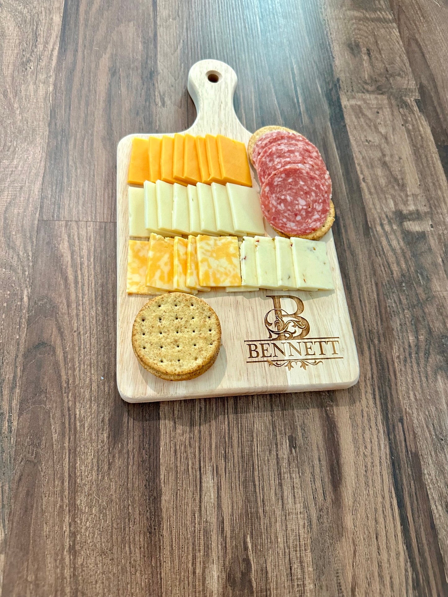 Personalized Monogram Charcuterie Serving Board, Custom Initial Cutting Board, Custom Housewarming Gift, Customized Wedding Gift